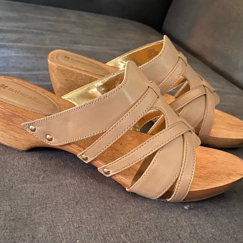 Naturalizer “Athens” casual leather sandals/slides, size 9.5 wide, new in box.